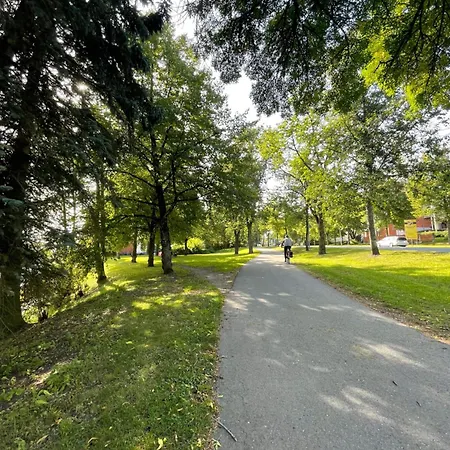 Cozy Lake View By City Center Проживание в семье *